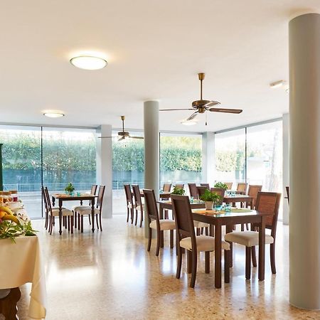 G/Hotel Lignano ลินญาโน ซับเบียโดโร ภายนอก รูปภาพ